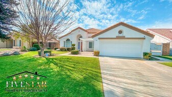 8501 Tamworth St in Bakersfield, CA - Building Photo