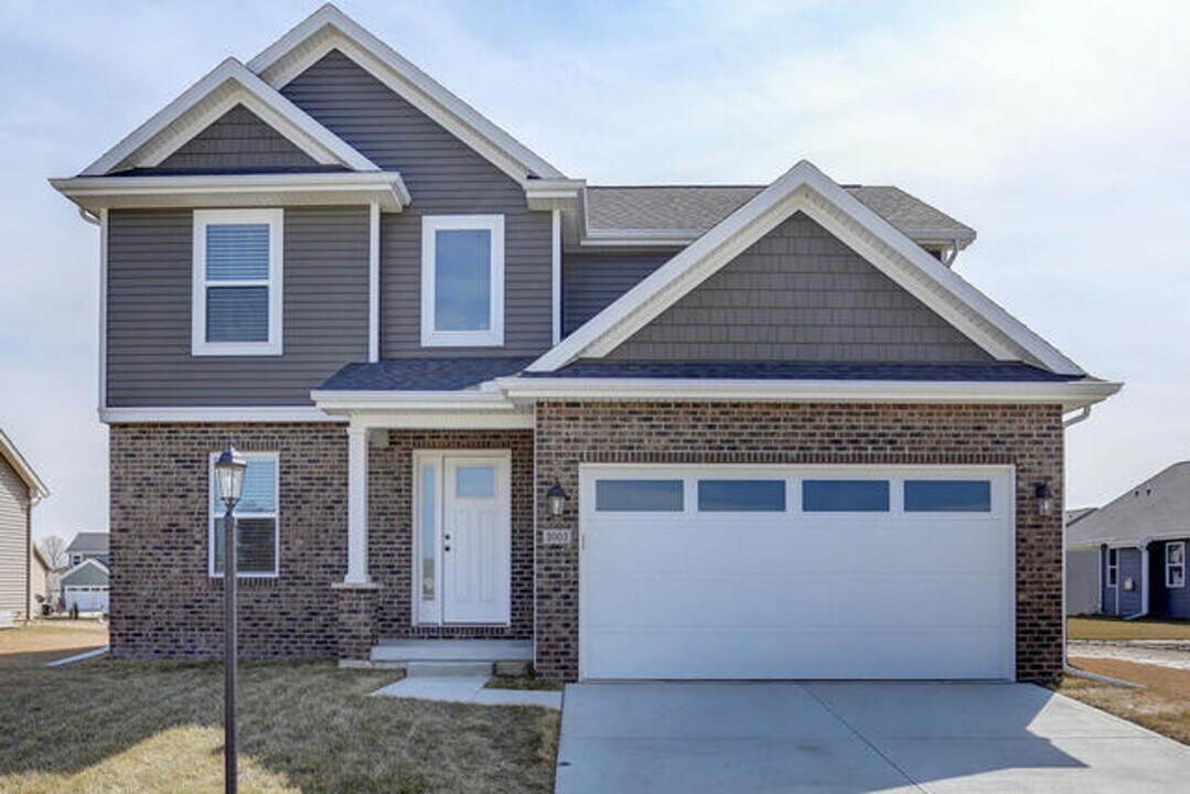 2003 Rylan Rd in Mahomet, IL - Building Photo