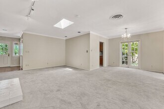 4020 Vía Picaposte in Palos Verdes Estates, CA - Foto de edificio - Building Photo