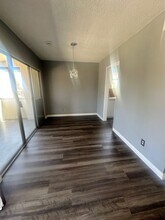 1260 E 4th St in Long Beach, CA - Building Photo - Building Photo