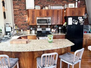 172 Bunker Hill St, Unit 2 in Boston, MA - Foto de edificio - Building Photo