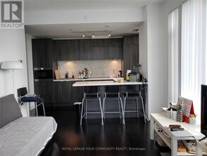 21-2321 Widmer St in Toronto, ON - Building Photo - Building Photo