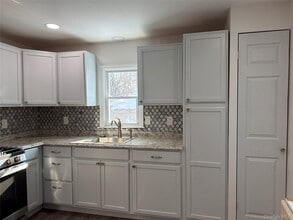 8 Hideaway Ln in Marlboro, NY - Building Photo - Building Photo