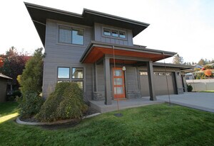 713 W Willapa Ave in Spokane, WA - Building Photo