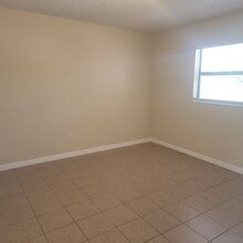 4030 78th Ave N, Unit 11 in Pinellas Park, FL - Building Photo - Building Photo