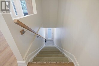 958 Fisher Ave in Ottawa, ON - Building Photo - Building Photo