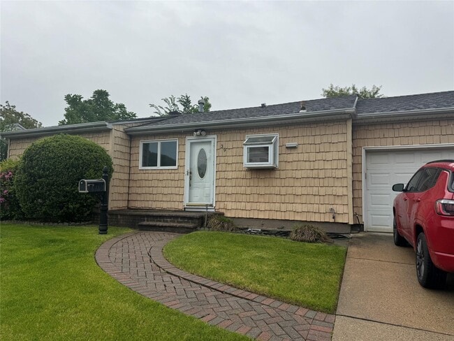 property at 139 Charlotte Pl