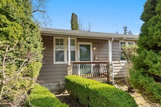 6832 SE 50th Ave in Portland, OR - Building Photo - Building Photo