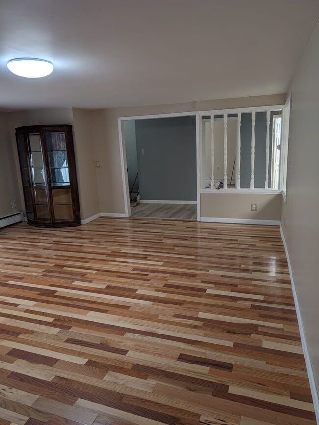 270 Heim Rd in Williamsville, NY - Foto de edificio - Building Photo