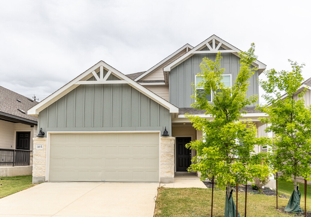 165 Acorn Cir in Boerne, TX - Foto de edificio