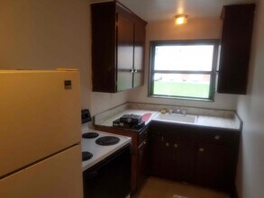 8403 Buffalo Ave, Unit 2 in Niagara Falls, NY - Foto de edificio - Building Photo