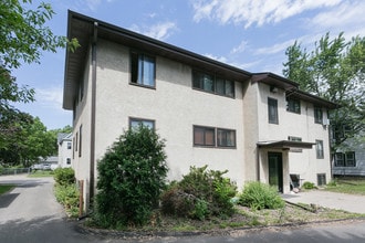 3039 California Stree NE in Minneapolis, MN - Building Photo - Building Photo