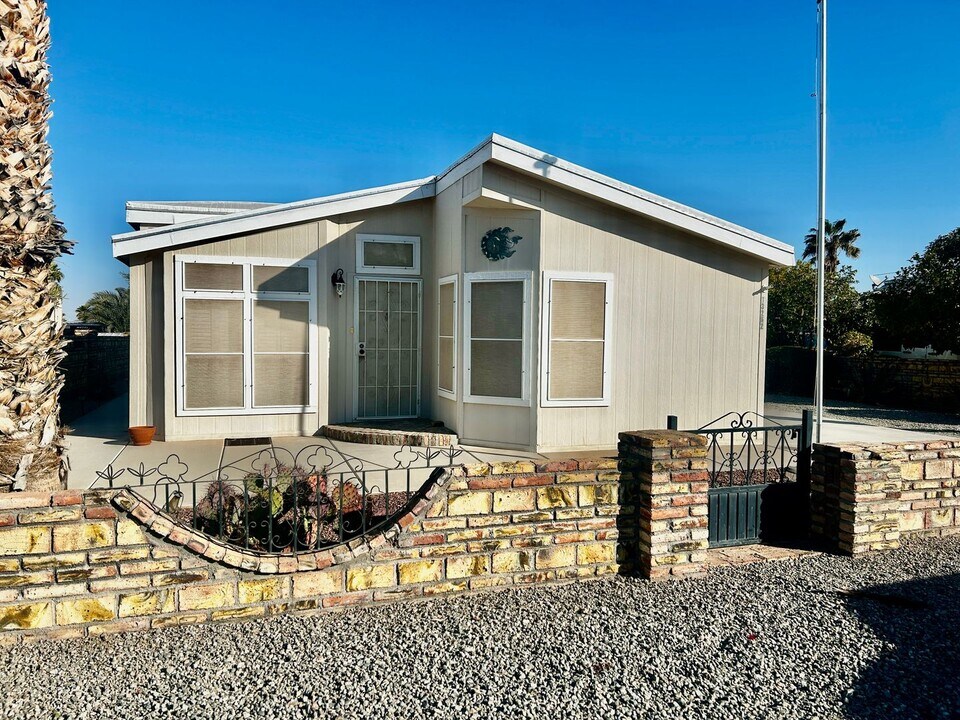 13252 E 50th St in Yuma, AZ - Building Photo