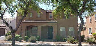 1736 S Martingale Rd in Gilbert, AZ - Building Photo