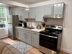 310 Union St, Unit 4 in Bangor, ME - Building Photo - Building Photo