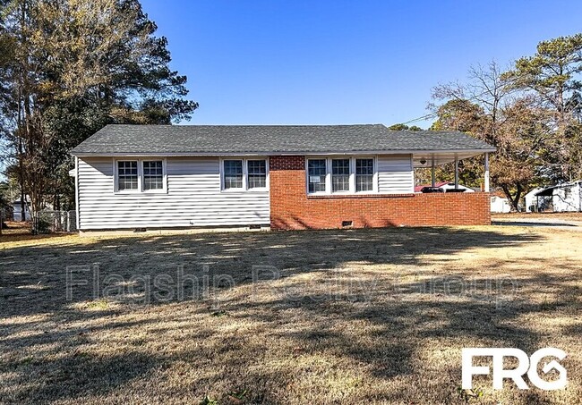 1305 Robin St in Goldsboro, NC - Building Photo - Building Photo