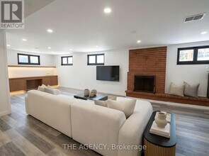 64 Farningham Crescent in Toronto, ON - Building Photo - Building Photo