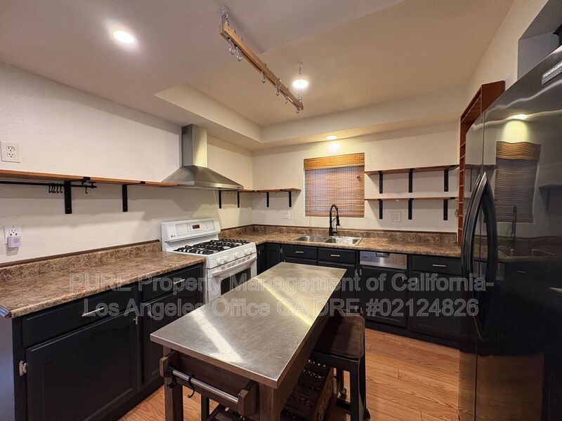 14615 Kingsdale Ave in Lawndale, CA - Building Photo