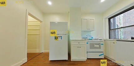 1855 Beacon St, Unit 1 in Brookline, MA - Building Photo - Building Photo