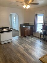 817 Hess Ave, Unit up in Erie, PA - Building Photo