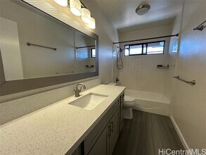 1022 La?a Ln in Honolulu, HI - Building Photo - Building Photo