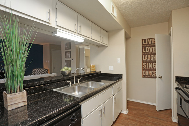 Frankford Flats Apartments in Dallas, TX - Building Photo - Interior Photo