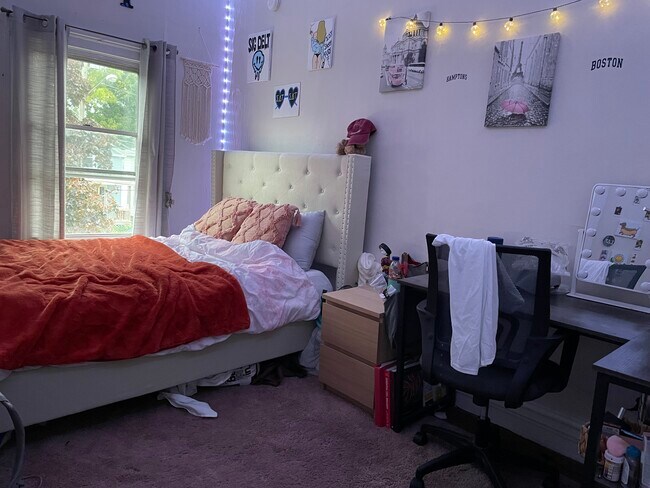 168 W 8th St in Oswego, NY - Foto de edificio - Building Photo