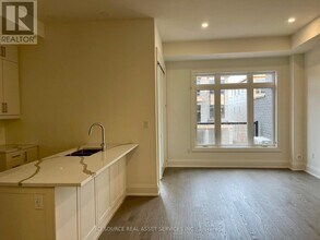 3322 Azam Wy in Oakville, ON - Building Photo - Building Photo