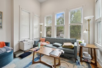 1501 W Nelson St in Chicago, IL - Building Photo - Building Photo