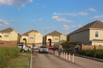12623 Ashford Shore Dr in Houston, TX - Building Photo - Building Photo