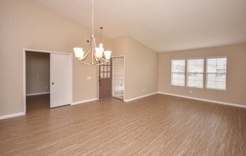 374 Via Metates in Oceanside, CA - Building Photo - Building Photo