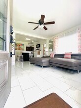 3240 Williamsburg St in Sarasota, FL - Building Photo - Building Photo