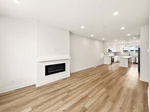 4125-4117 Avenue SW in Calgary, AB - Building Photo - Building Photo