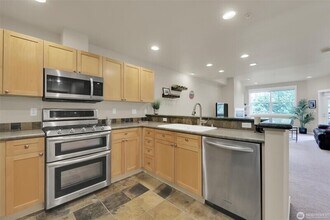 1000 Cabin Creek Ln SW in Issaquah, WA - Building Photo - Building Photo