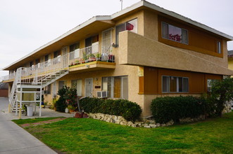 8139 Cypress Ave in South Gate, CA - Foto de edificio - Primary Photo