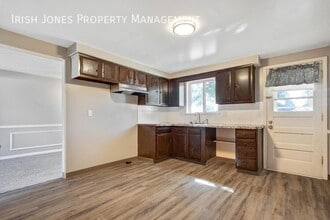 5700 Glendale Dr in Lockport, NY - Building Photo - Building Photo