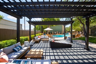 Summit at Westwood in Austin, TX - Foto de edificio - Building Photo