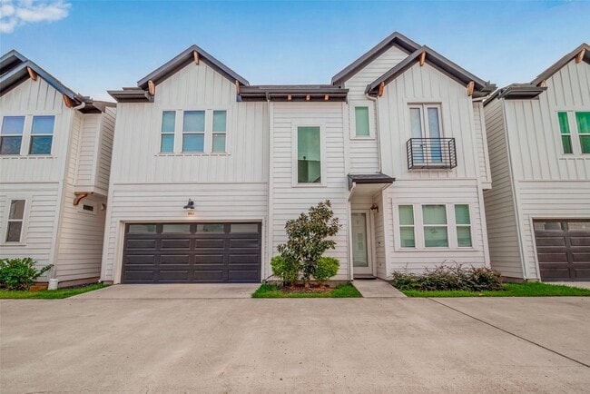 8911 Knoll Villas St in Houston, TX - Building Photo - Building Photo