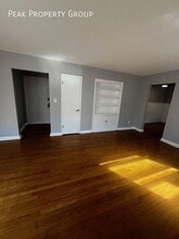 6404 Montgomery Rd in Cincinnati, OH - Building Photo - Building Photo