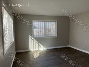 508 E Ave Q4 in Palmdale, CA - Building Photo - Building Photo