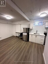 388 Plains Rd in Toronto, ON - Building Photo - Building Photo