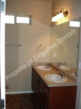 4945 Chesney Rd in Las Cruces, NM - Foto de edificio - Building Photo