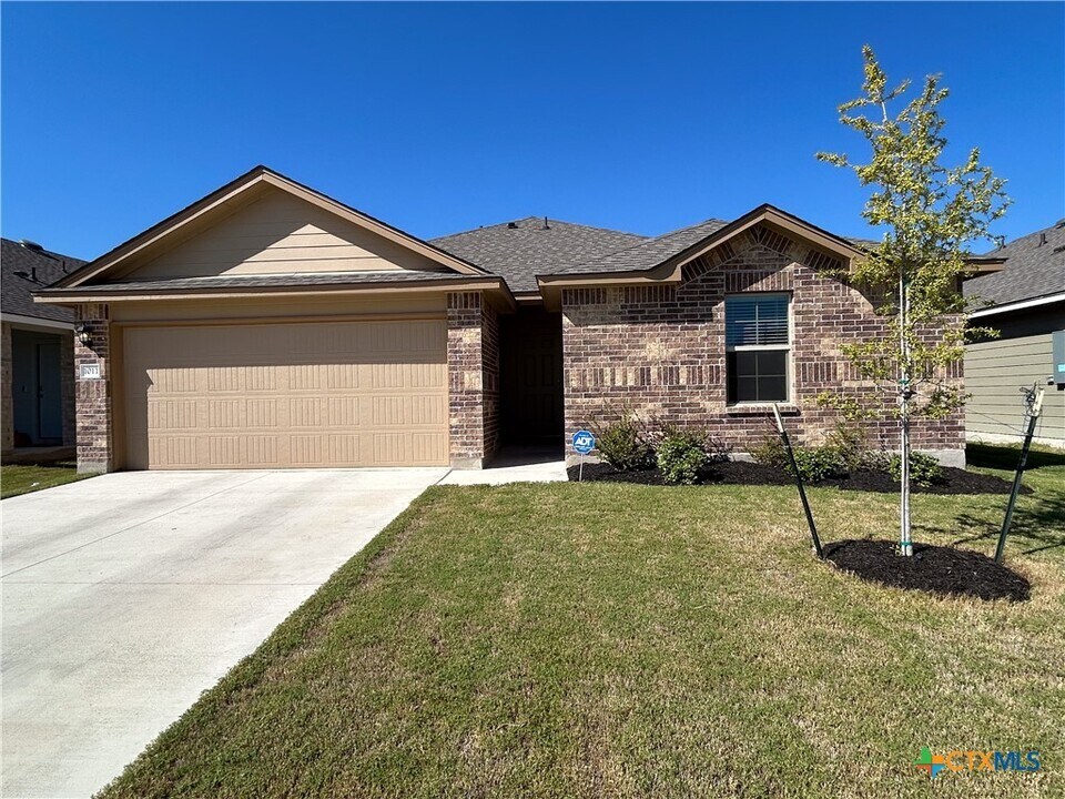 1011 Wax Myrtle Ct in Killeen, TX - Building Photo