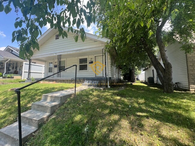 property at 77 S 4th Ave