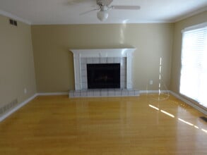 1358 Velvet Creek Way SW in Marietta, GA - Building Photo - Building Photo