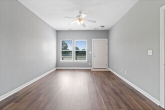 211/213-213 Lloyd St in Holly Ridge, NC - Building Photo - Building Photo