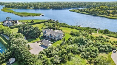 61A S Bay Ave in Southampton, NY - Building Photo - Building Photo