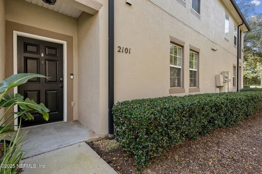 12301 Kernan Forest Blvd, Unit 2101 in Jacksonville, FL - Building Photo