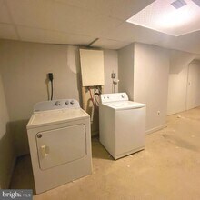659 N 38th St in Philadelphia, PA - Building Photo - Building Photo