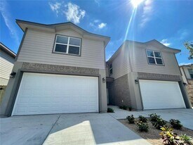 13 Nassau St in Edinburg, TX - Building Photo